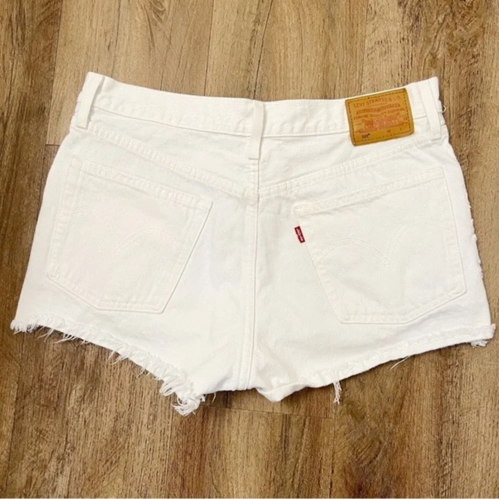 LEVI'S‎ 501 Denim Jean Short in Pearly White Size W30